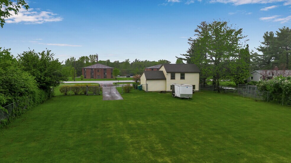 6272 Robinson Rd, Lockport, NY à vendre - Photo du bâtiment - Image 2 de 24