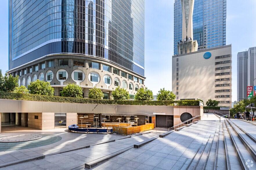 350 S Grand Ave, Los Angeles, CA à louer - Photo du bâtiment - Image 2 de 6