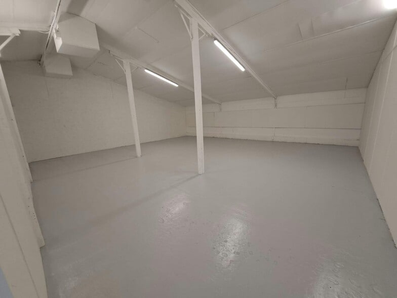 Kimblewick Rd, Aylesbury for lease - Building Photo - Image 2 of 3