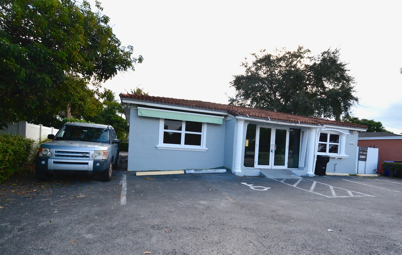 16921 NE 6th Ave, North Miami Beach, FL for lease Building Photo- Image 1 of 21