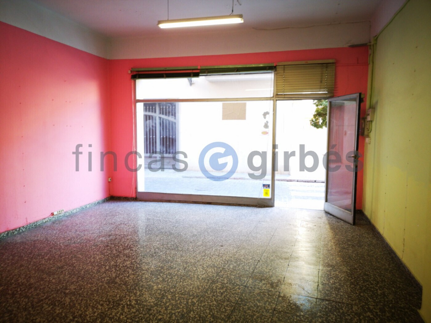 Retail in Algemesí for lease Building Photo- Image 1 of 12
