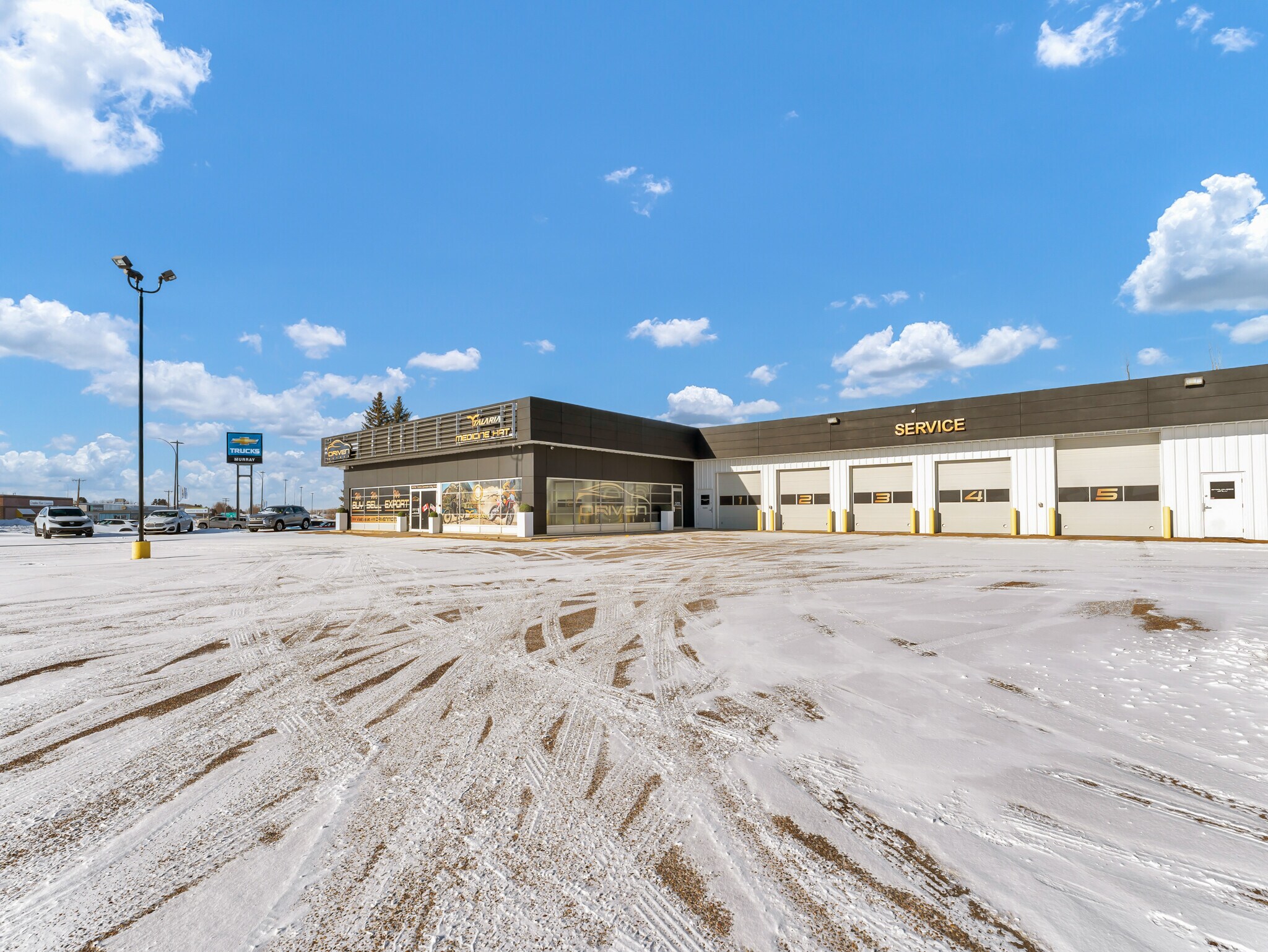 1276 Trans Canada Way SE, Medicine Hat, AB à vendre Photo principale- Image 1 de 66