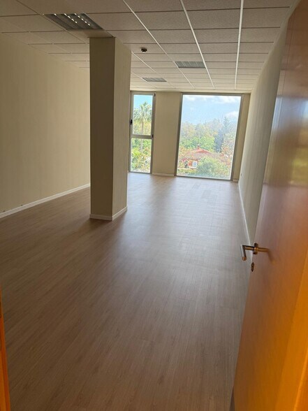 Office in Los Barrios, Cádiz for lease - Interior Photo - Image 3 of 4