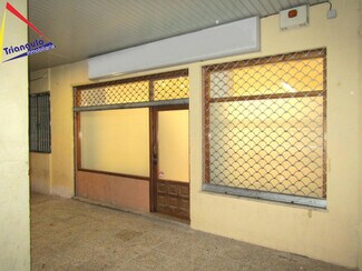 Plus de détails pour Multi-résidentiel à vendre