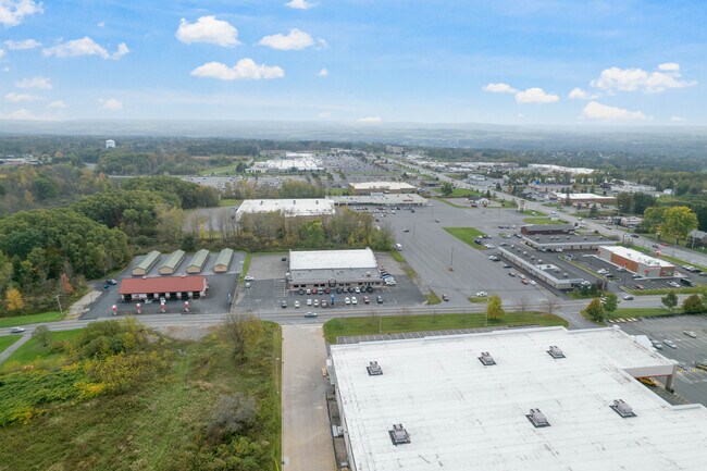 Plus de détails pour 249 Wallins Corners Rd, Amsterdam, NY - Commerce de détail à vendre