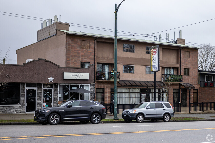 850-854 Renfrew St, Vancouver, BC à louer - Photo principale - Image 1 de 2