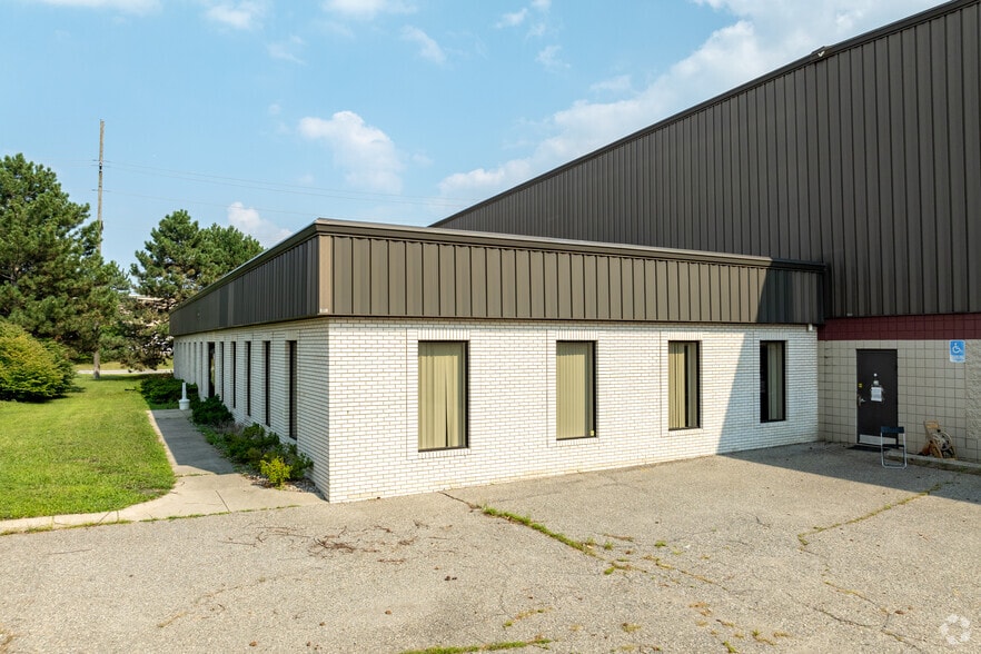 7763 N Haggerty Rd, Canton, MI for lease - Building Photo - Image 3 of 6