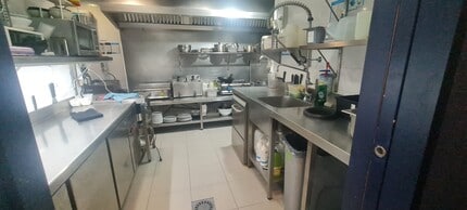 Retail in Madrid, Madrid for lease Interior Photo- Image 1 of 3