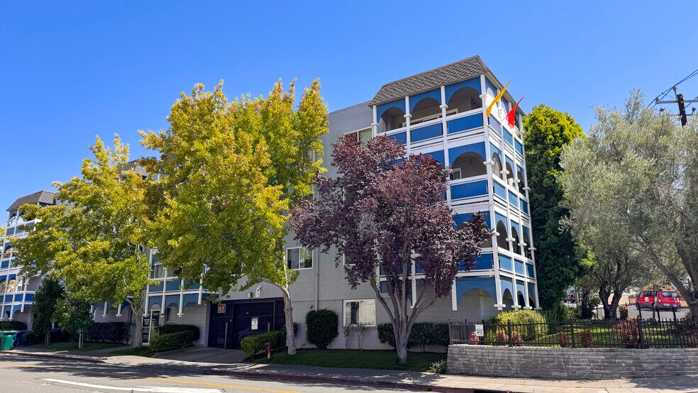 23914 2nd St, Hayward, CA à vendre - Photo du bâtiment - Image 1 de 15