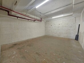 415 S San Pedro St, Los Angeles, CA for lease Interior Photo- Image 1 of 1