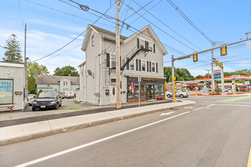 635 637 Fall River Ave, Seekonk, MA à vendre - Photo du bâtiment - Image 3 de 27