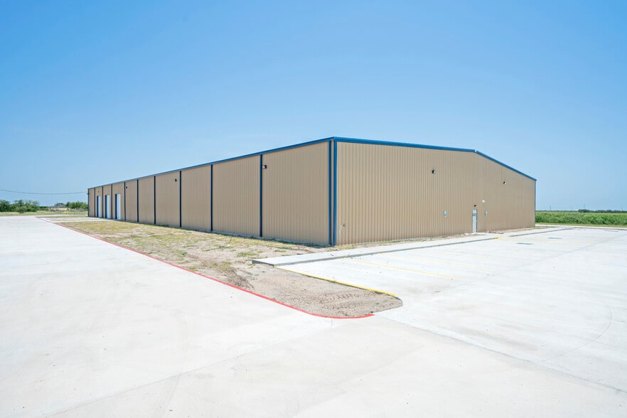 5823 Millineum Drive, Harlingen, TX for lease - Building Photo - Image 2 of 10