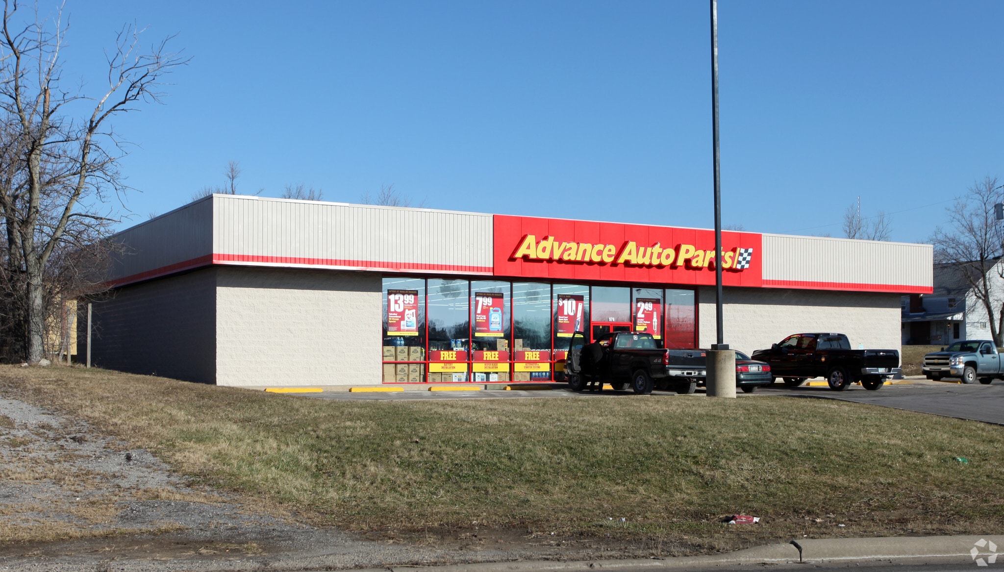 976 W 4th St, Mansfield, OH for lease Primary Photo- Image 1 of 16