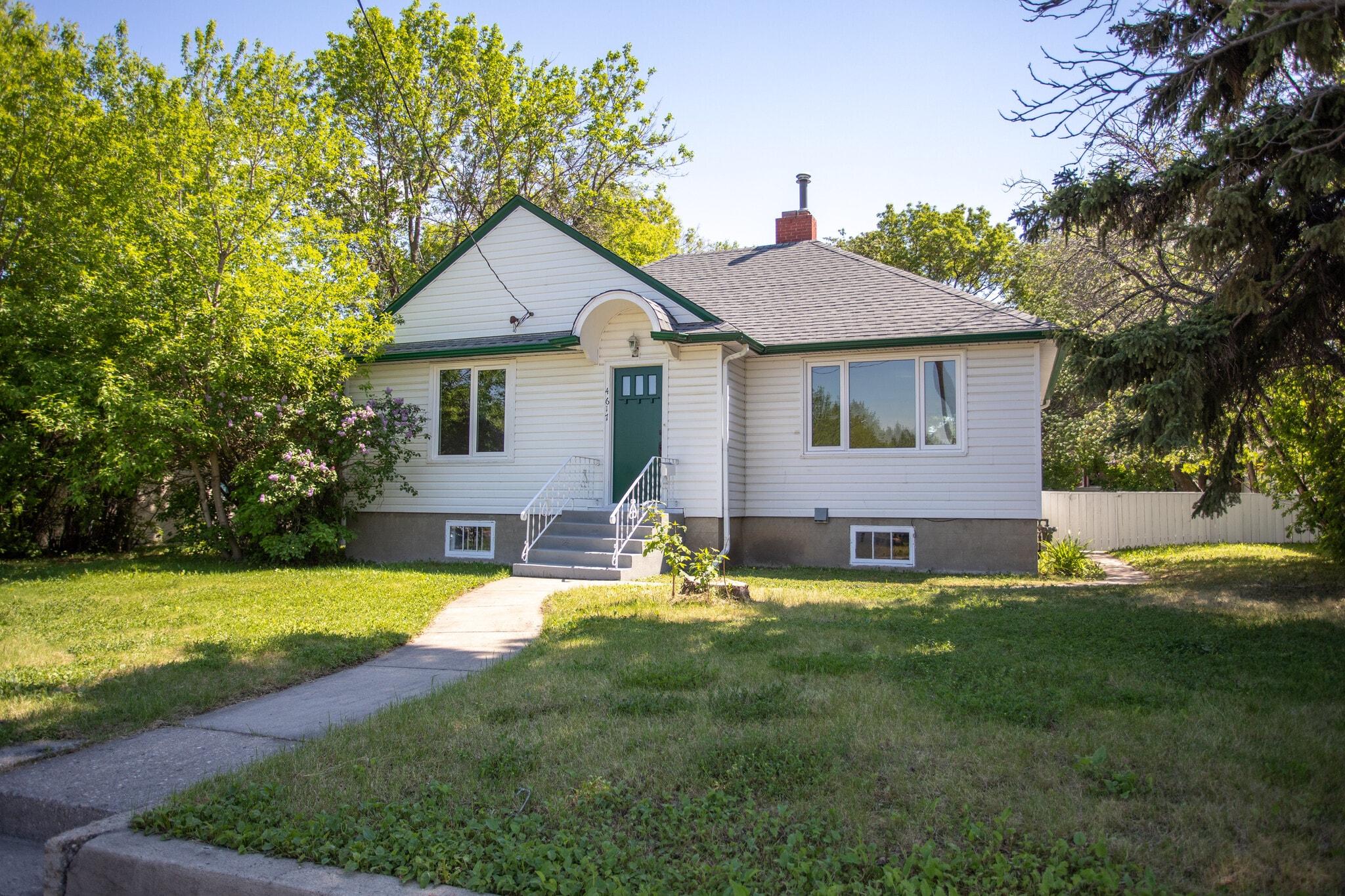 4617 50 St, Red Deer, AB à vendre Photo principale- Image 1 de 1