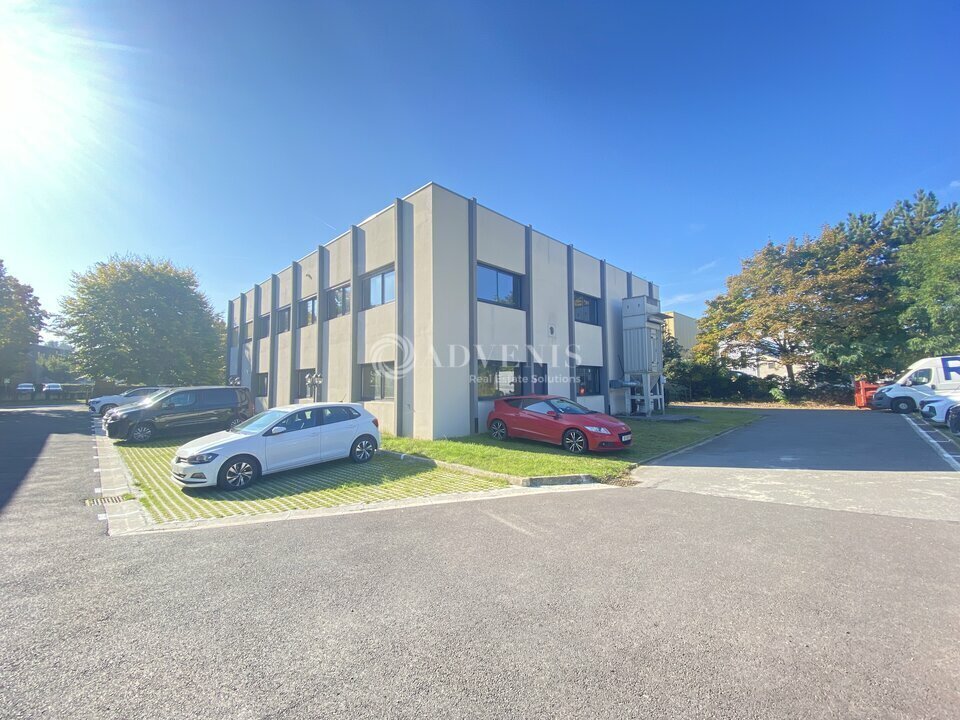 Flex in Lognes for lease Building Photo- Image 1 of 13