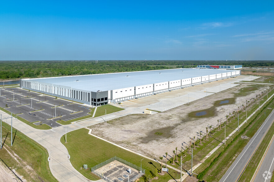 4100 Logistics Park, Winter Haven, FL for lease - Building Photo - Image 1 of 9