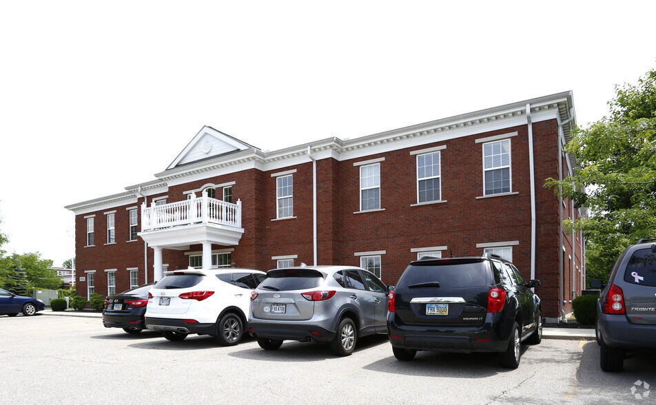 3860 Race Rd, Cincinnati, OH à vendre - Photo du bâtiment - Image 1 de 20