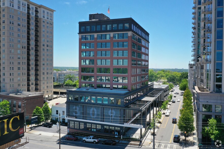 309 E Paces Ferry Rd NE, Atlanta, GA à louer - Photo du bâtiment - Image 2 de 15