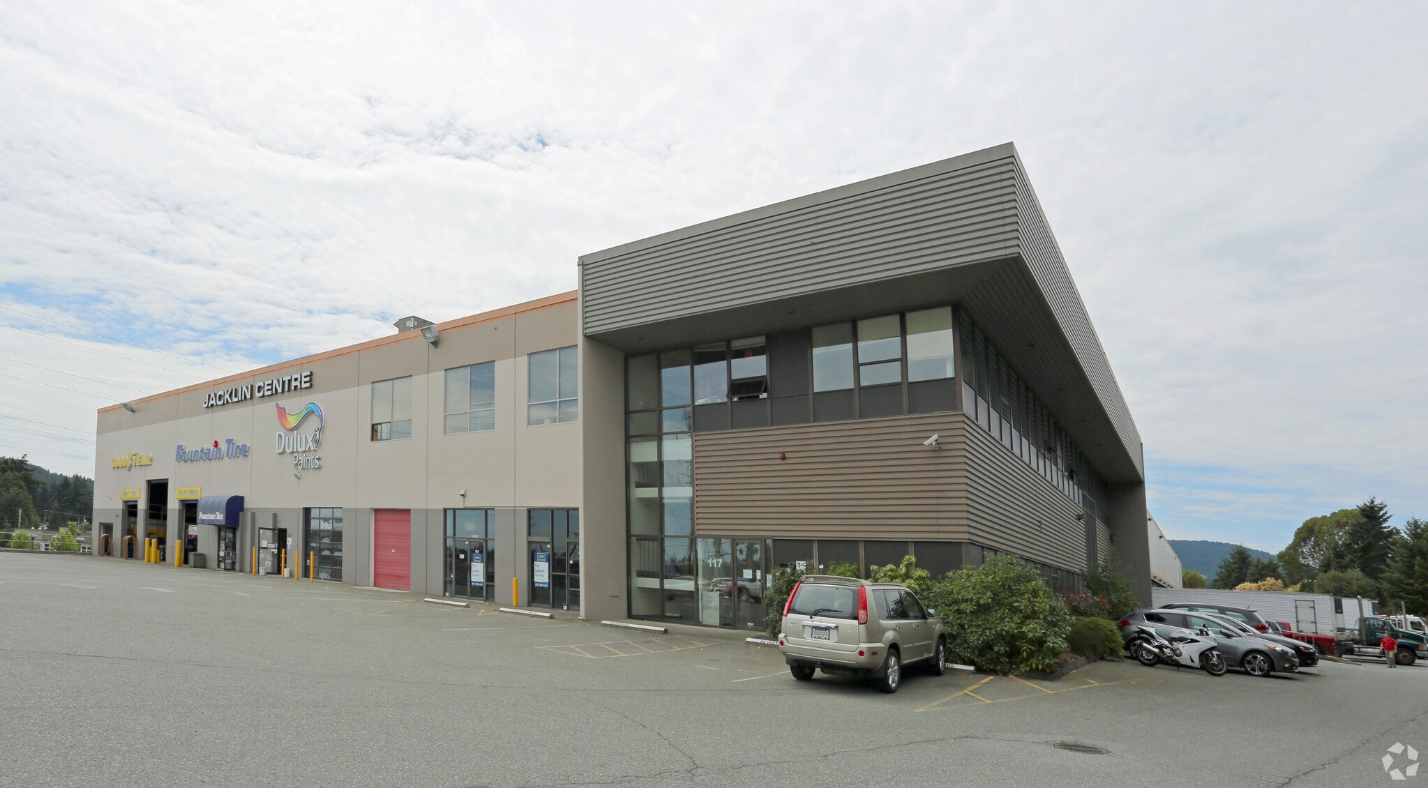 2924 Jacklin Rd, Langford, BC à louer Photo principale- Image 1 de 7