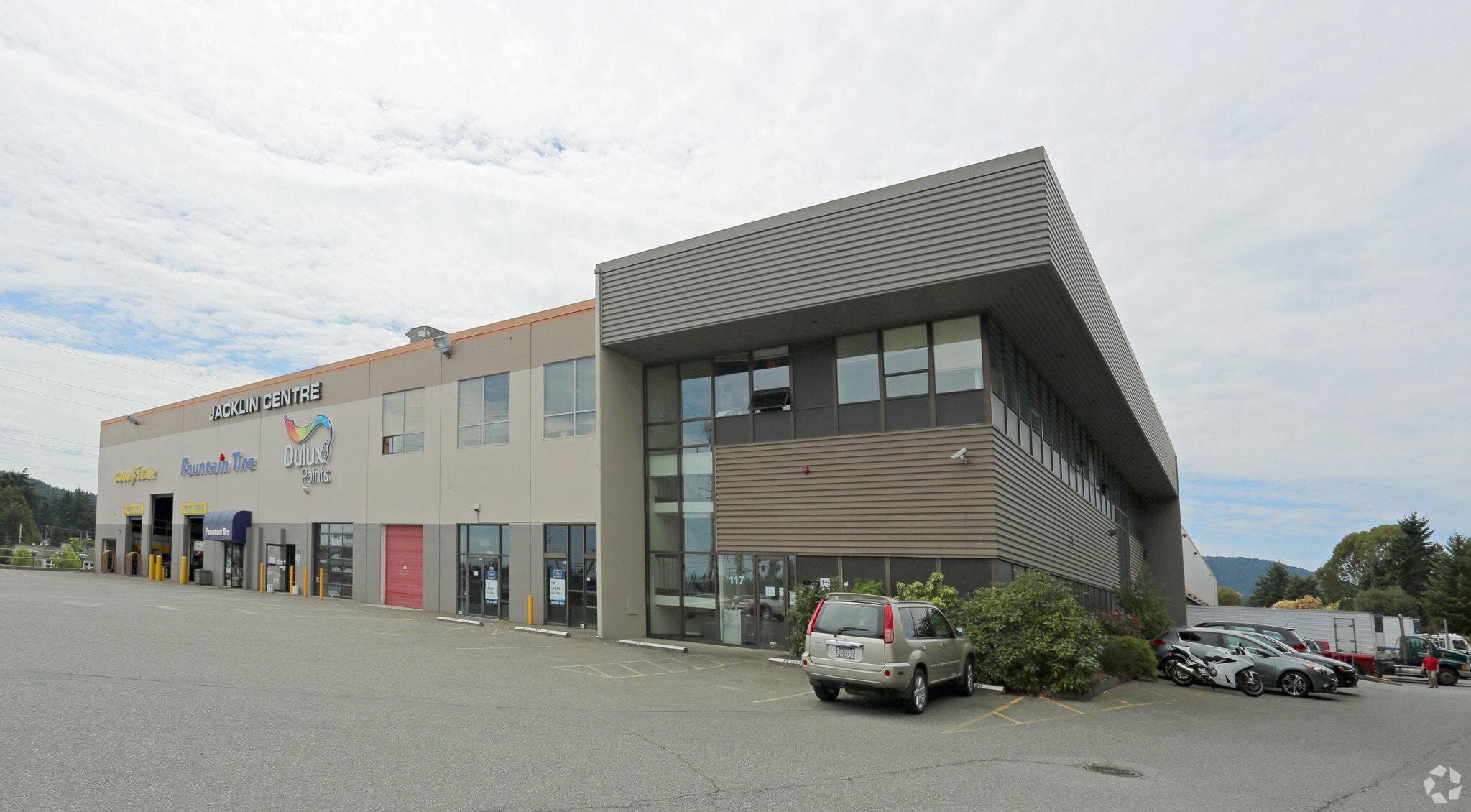 2924 Jacklin Rd, Langford, BC for lease Primary Photo- Image 1 of 7