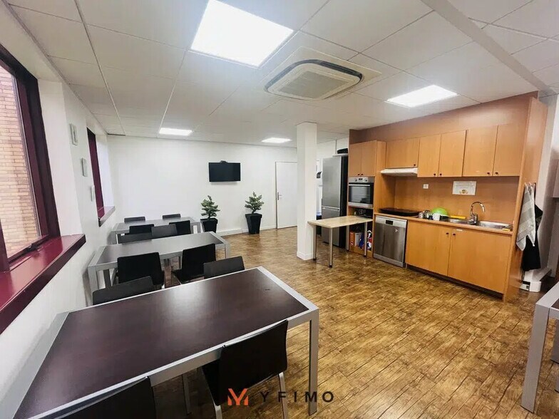 Bureau dans Saint-Germain-en-Laye à louer - Photo intérieure - Image 2 de 5