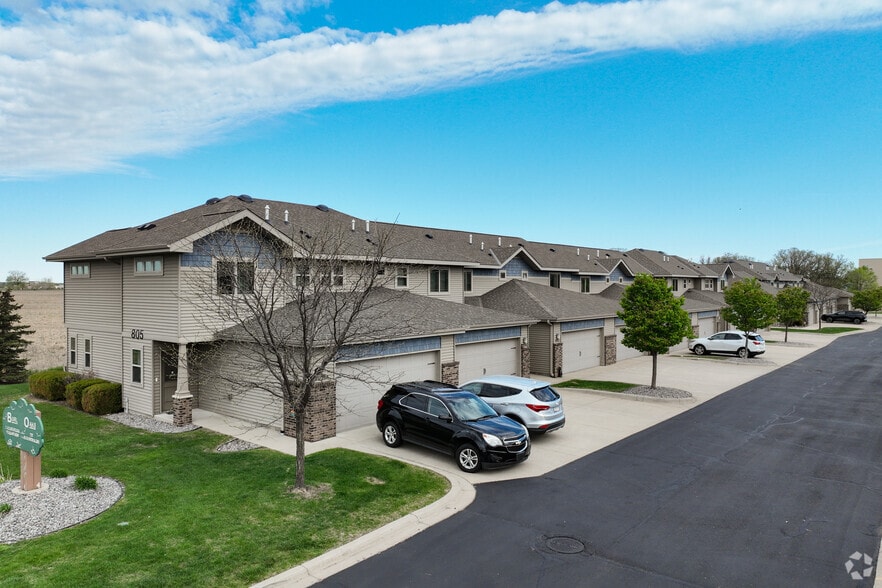 725 Roberts Rd, Sartell, MN à vendre - Photo principale - Image 1 de 25