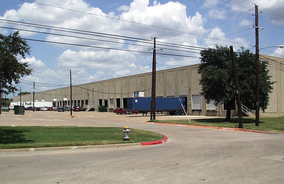 4653 Leston St, Dallas, TX à louer - Photo du bâtiment - Image 2 de 3