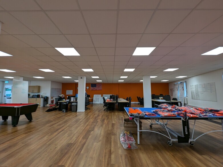 60-68 Westbury Hl, Bristol for lease - Building Photo - Image 2 of 7