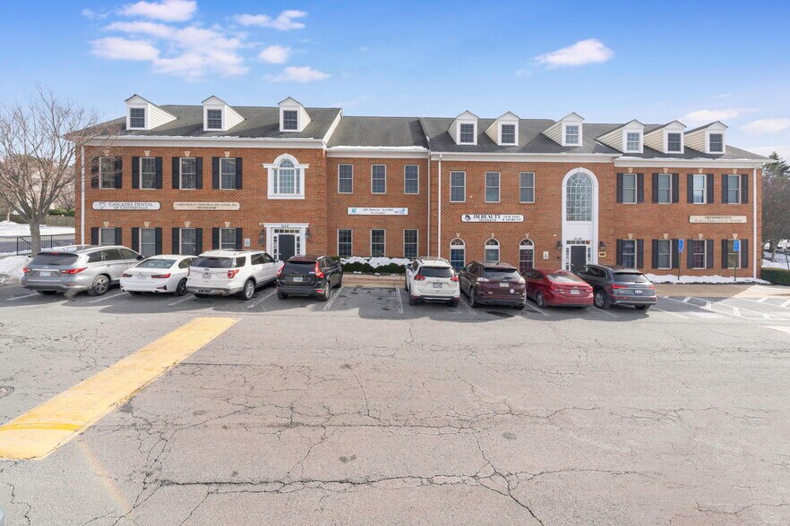 6134-6138 Redwood Square Ctr, Centreville, VA à vendre - Photo du bâtiment - Image 2 de 3