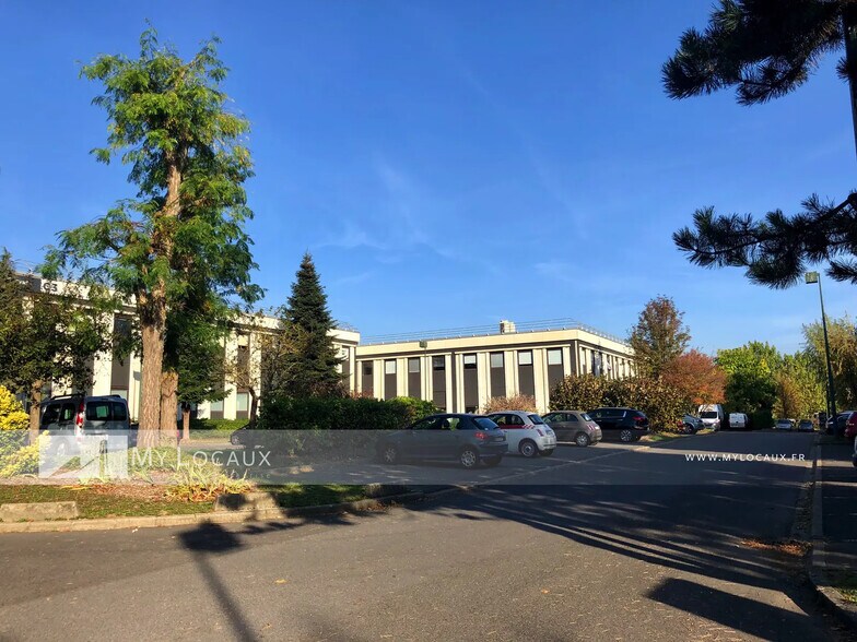 Flex dans Cergy à louer - Photo du bâtiment - Image 3 de 8