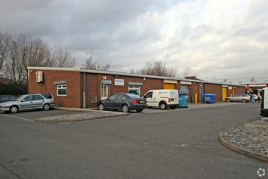 School Ln, Preston à louer - Photo principale - Image 1 de 1