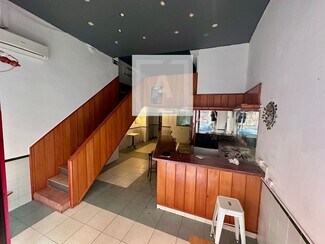 Plus de détails pour Multi-résidentiel à vendre