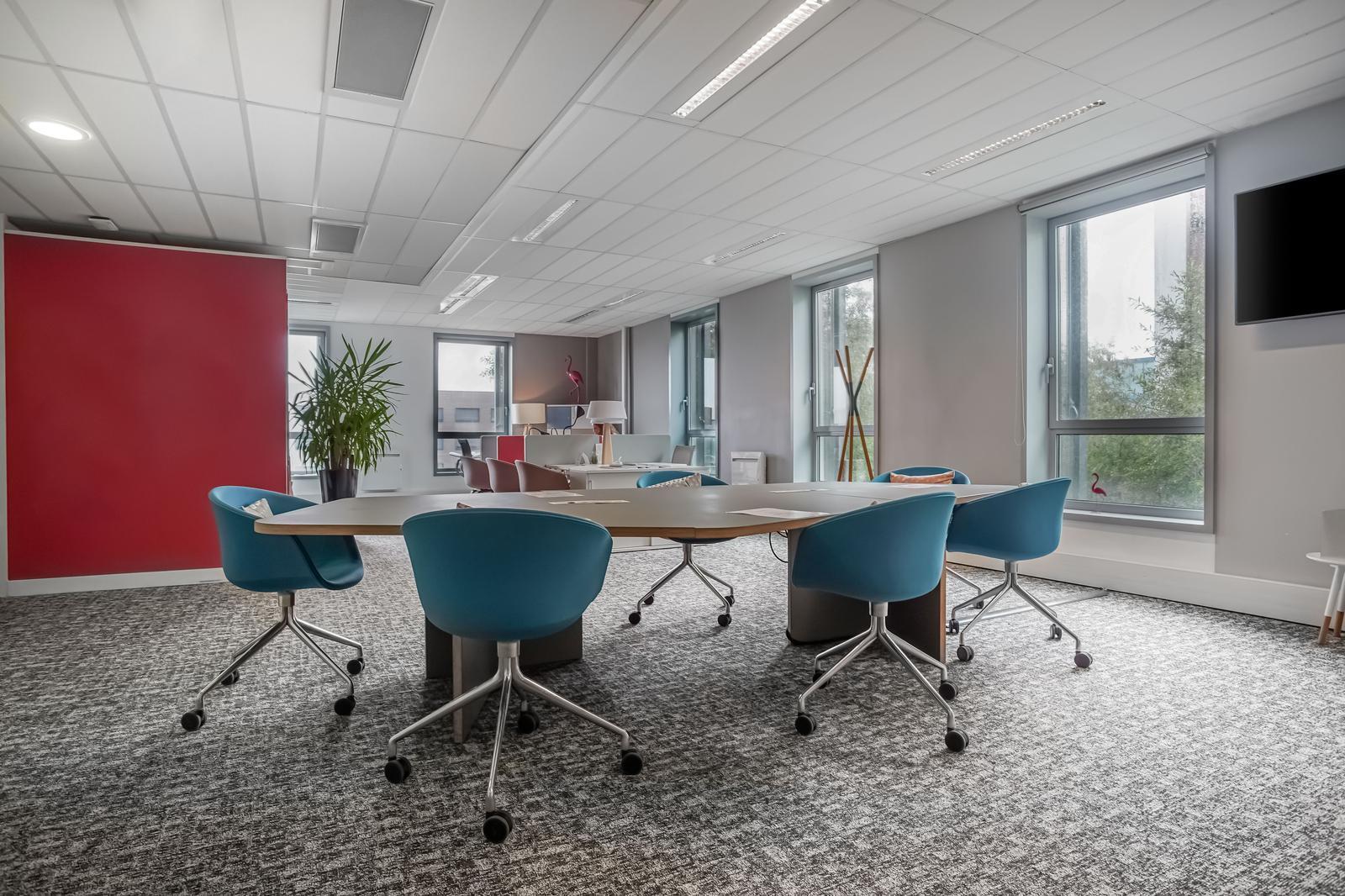 Coworking Space in Bordeaux for lease Interior Photo- Image 1 of 25