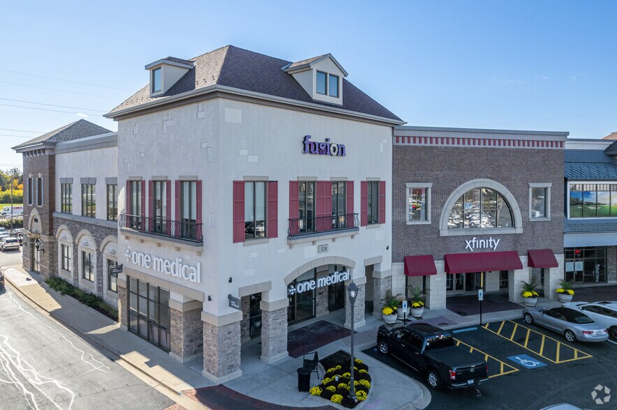 3051 Butterfield Rd, Oak Brook, IL for lease - Primary Photo - Image 1 of 26