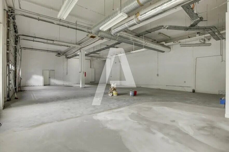 Flex dans Antony à louer - Photo du bâtiment - Image 1 de 8