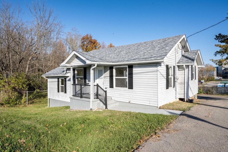 1210 Market St, Charlestown, IN for lease - Building Photo - Image 2 of 26