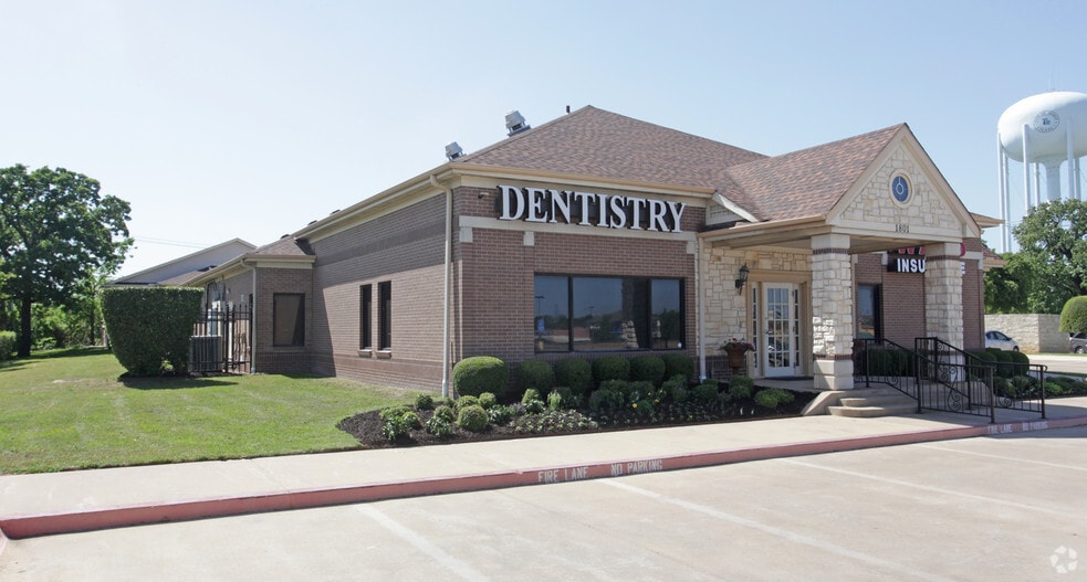 1801 Precinct Line Rd, Hurst, TX for lease - Building Photo - Image 3 of 27