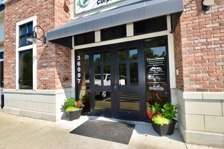 36097 Westminister Ave, North Ridgeville, OH for lease - Building Photo - Image 2 of 8