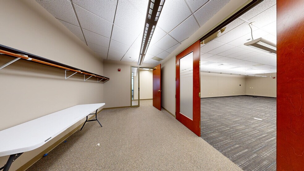 11414 W Park Pl, Milwaukee, WI à louer - Numérisation 3D de Matterport - Image 2 de 38