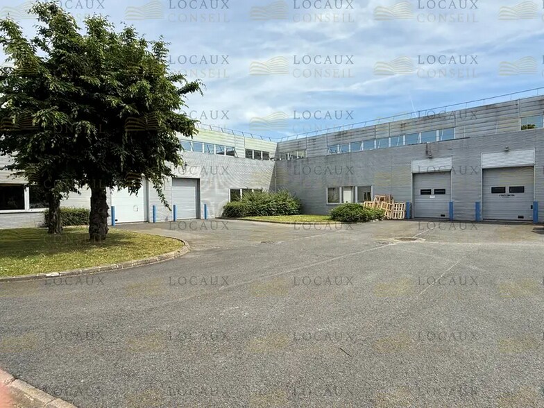 Flex dans Mitry-Mory à louer - Photo du bâtiment - Image 2 de 4