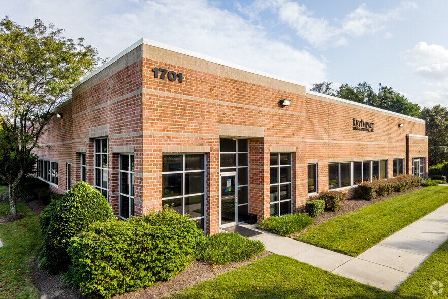 1701 Crossroads Dr, Odenton, MD à louer - Photo du bâtiment - Image 1 de 5