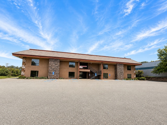 12183 Locksley Ln, Auburn, CA for lease - Building Photo - Image 1 of 9