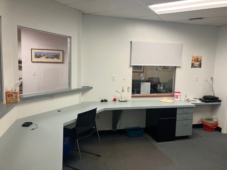 17 Wells St, Westerly, RI à vendre - Photo intérieure - Image 3 de 6