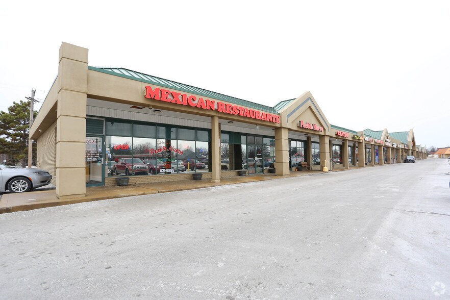 7401-7533 N Lindbergh Blvd, Hazelwood, MO à louer - Photo du bâtiment - Image 2 de 4