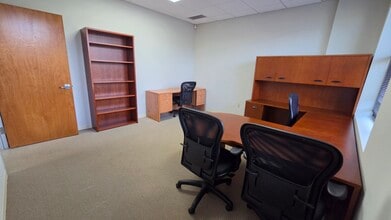 1880 W Oak Pky, Marietta, GA for lease Interior Photo- Image 1 of 4