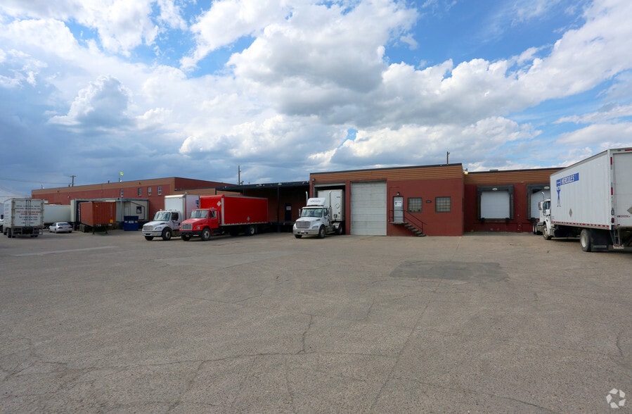 8544-8560 126 Av NW, Edmonton, AB for lease - Building Photo - Image 2 of 9