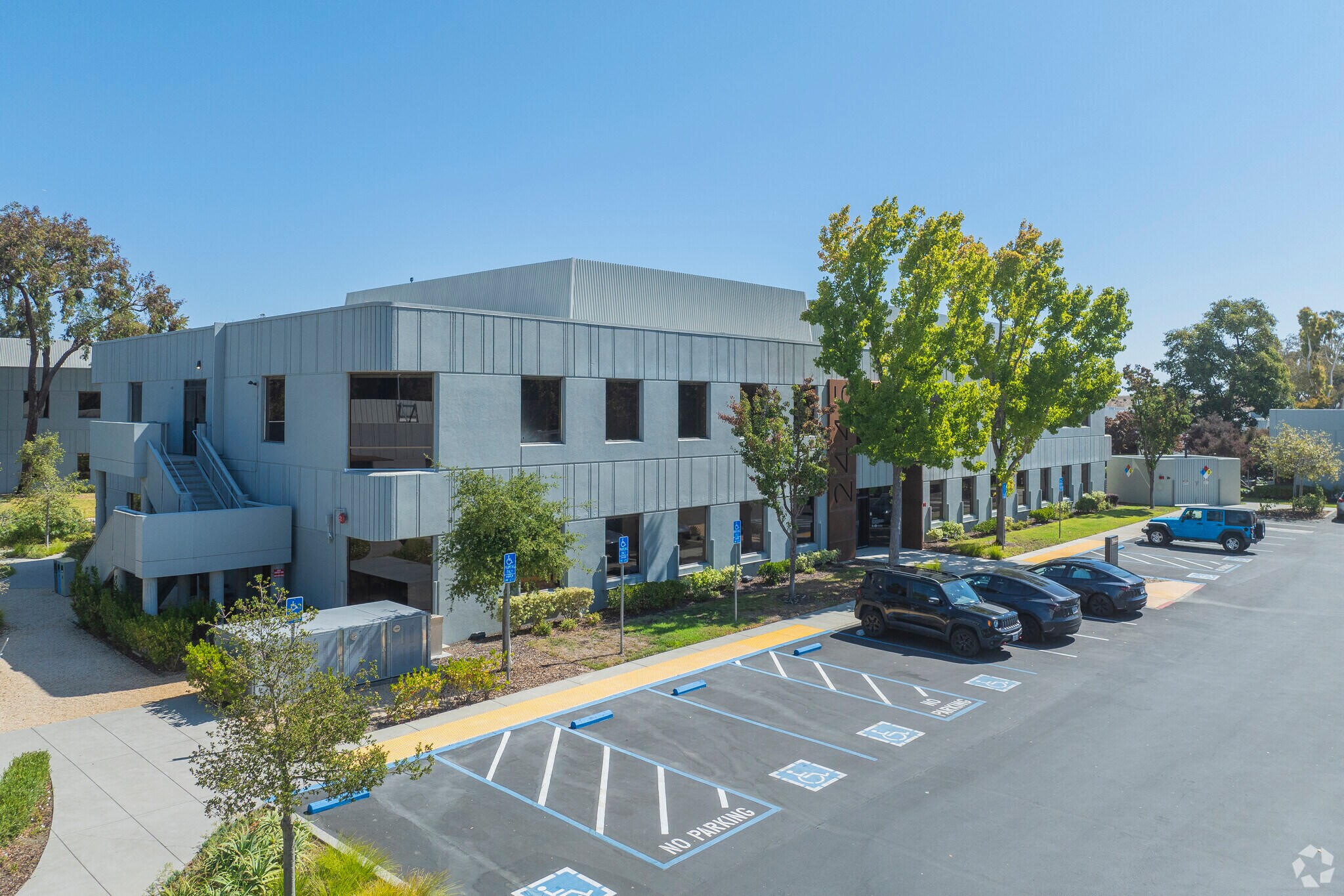 2445 Faber Pl, Palo Alto, CA for lease Building Photo- Image 1 of 9