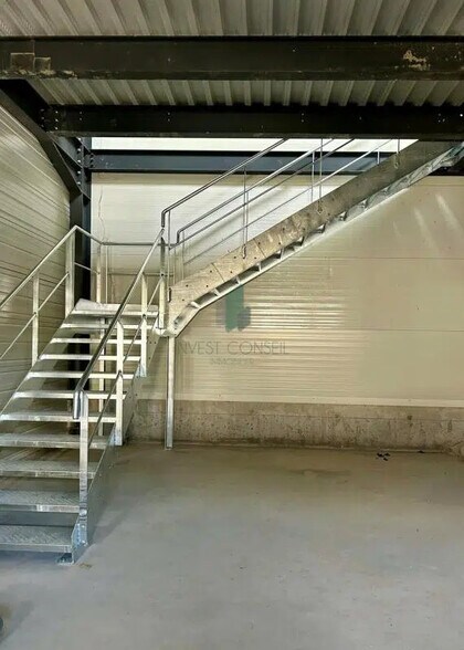 Flex in Épinay-sur-Seine for lease - Building Photo - Image 3 of 9