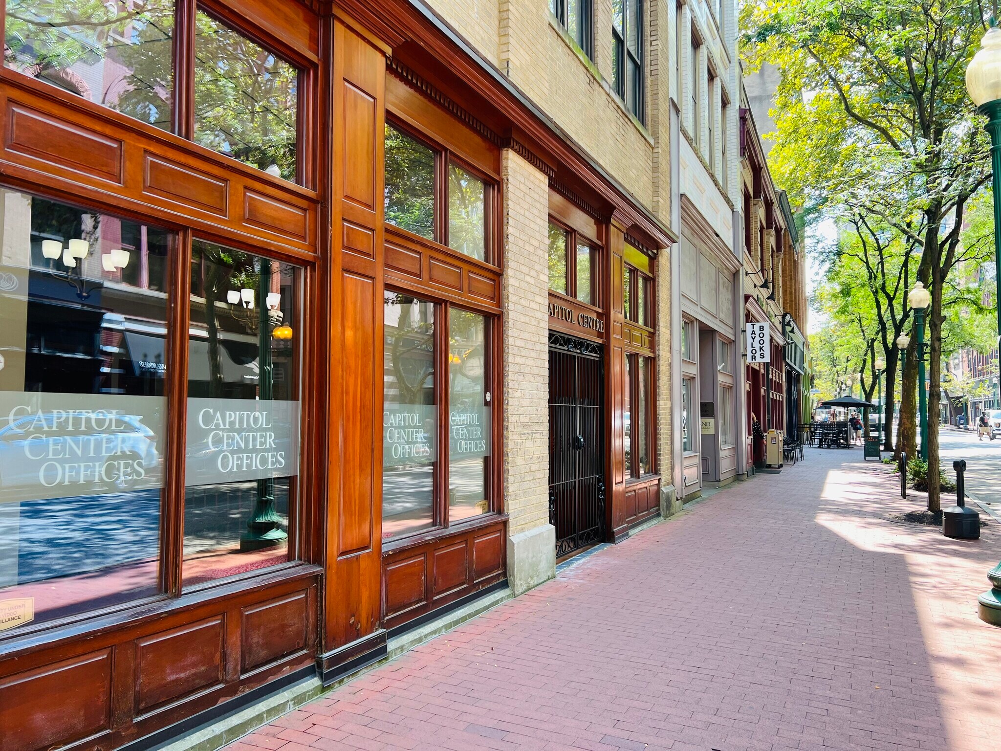 232 Capitol St, Charleston, WV à louer Photo du bâtiment- Image 1 de 20