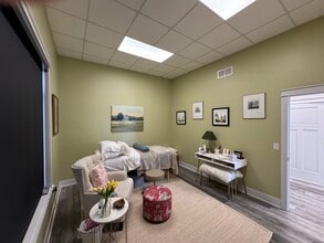 7115 Kentwell Ln, Lincoln, NE for lease Interior Photo- Image 2 of 3